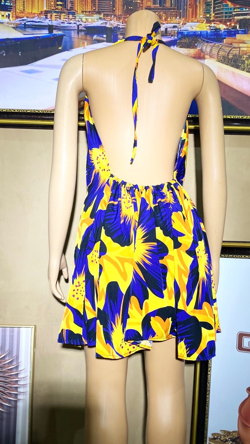 Backless short gown (0151)