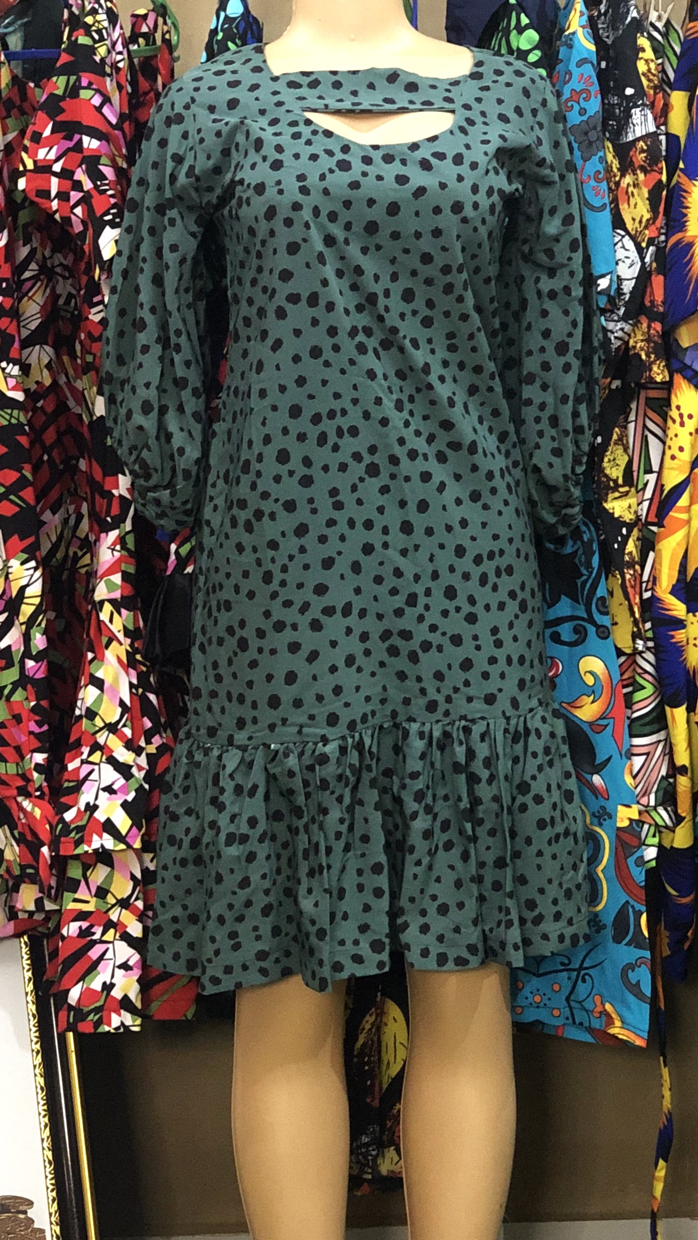 Pleated short gown (G409)