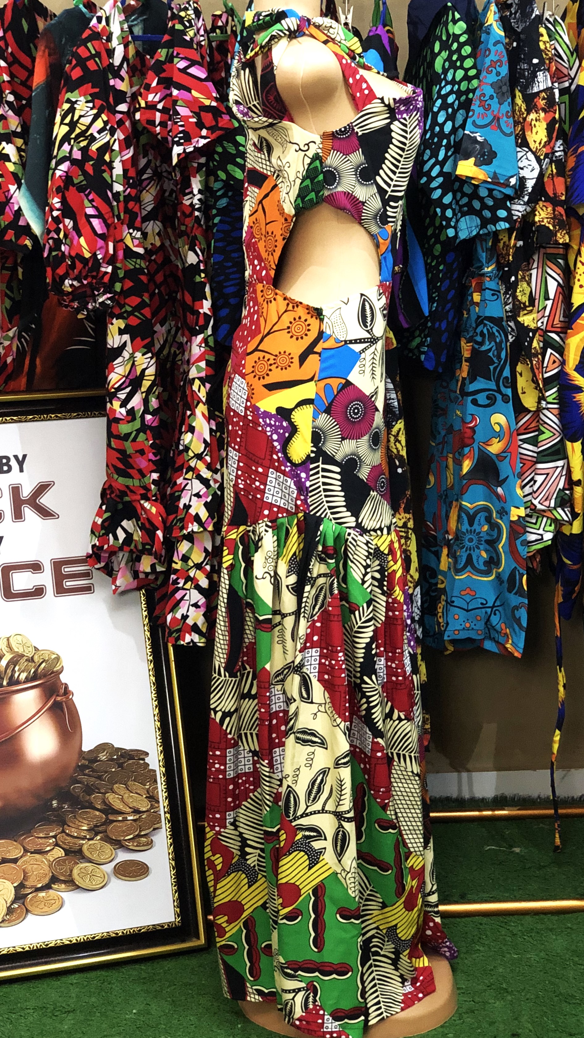 Pleated gown with side opening (G410)