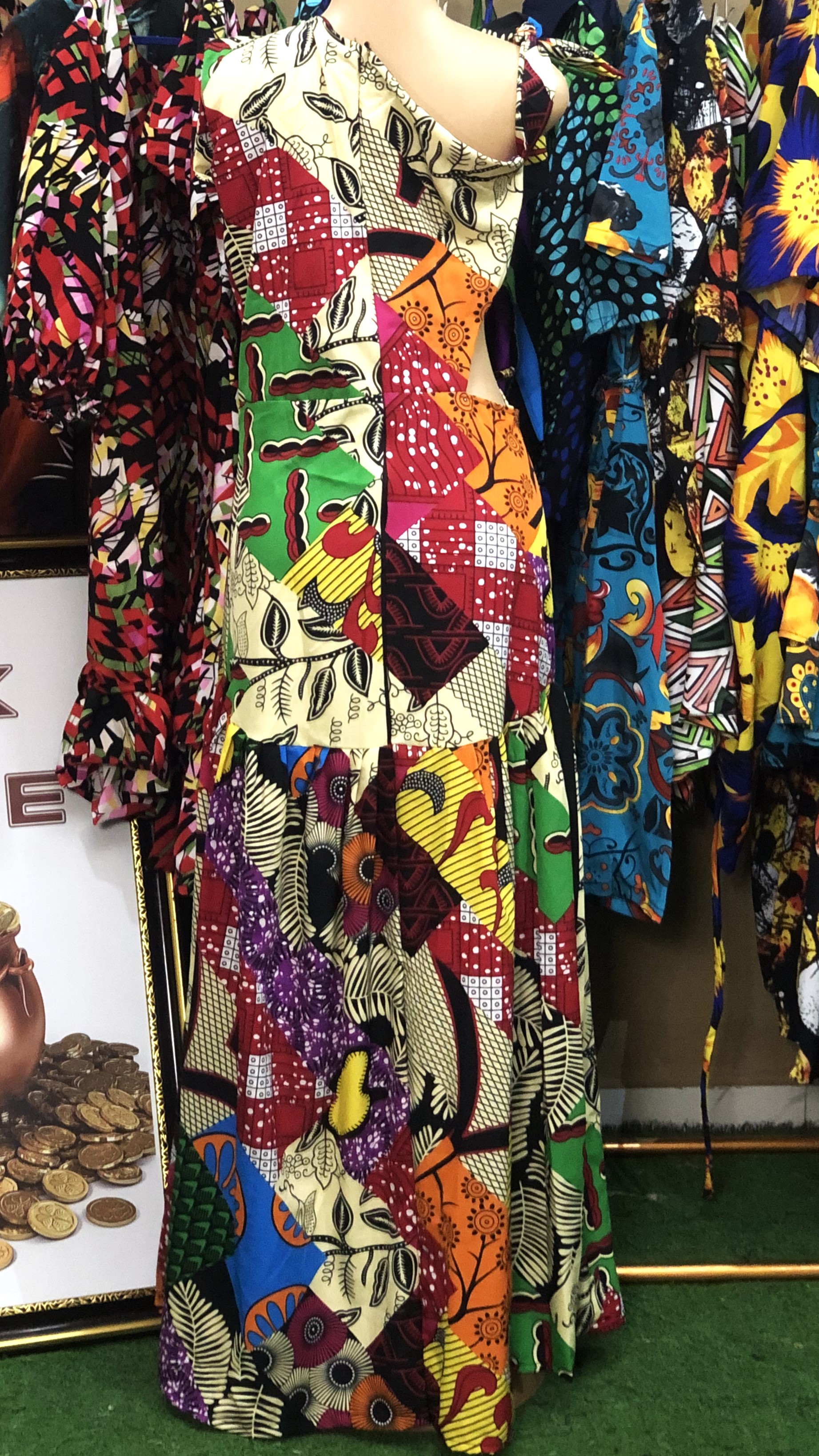 Pleated gown with side opening (G410)