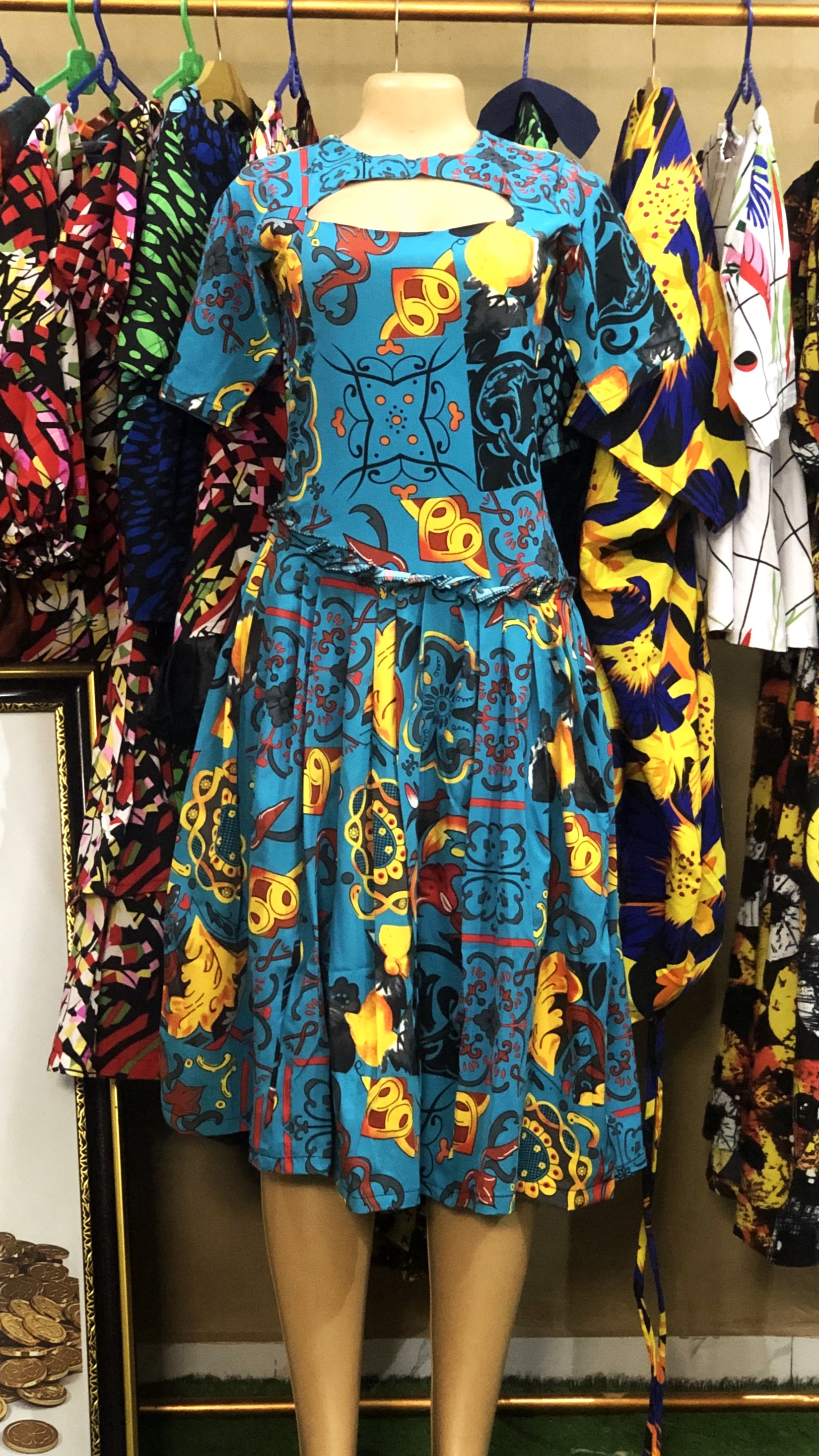 Short gown with pleating (G0207)